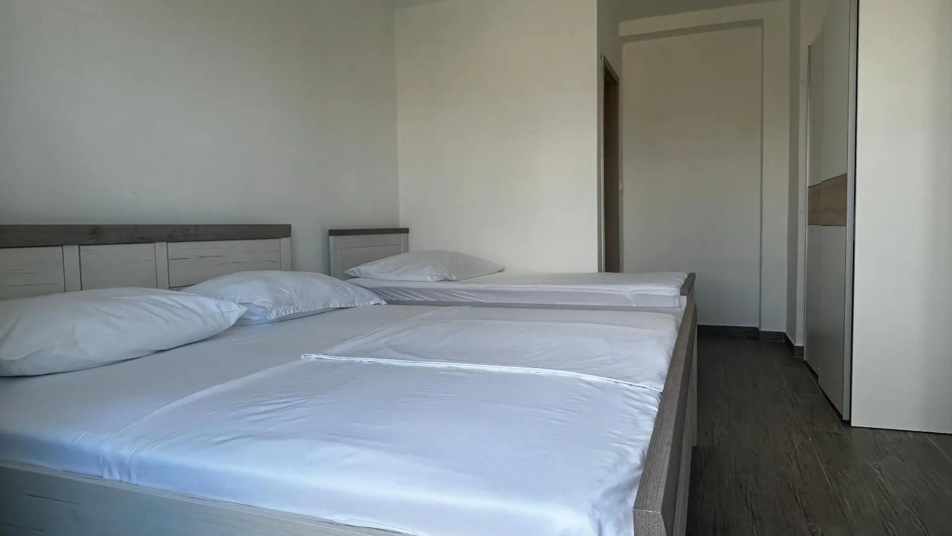 شقة Apartmani Jakovinovic Ražanac كرواتيا