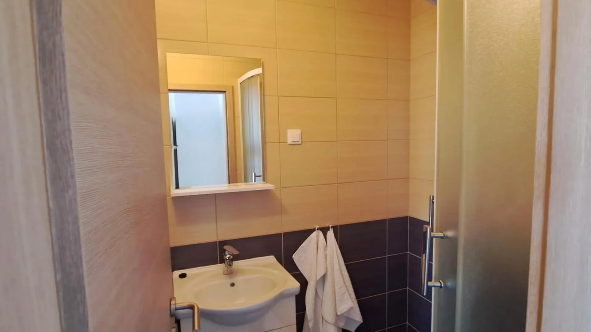 شقة Apartmani Jakovinovic Ražanac